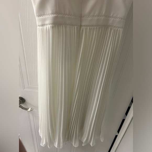 Adelyn Rae Size Small White Dress - Picture 4 of 6